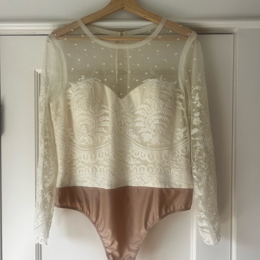 Lace Embroidered Long-Sleeve Bodysuit in Cream and Taupe